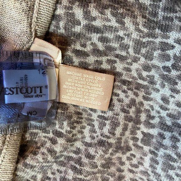 Chico's Cheetah Print Crew Neck Long Sleeve Soft Knit Pullover Womens Size 1 - Picture 5 of 5